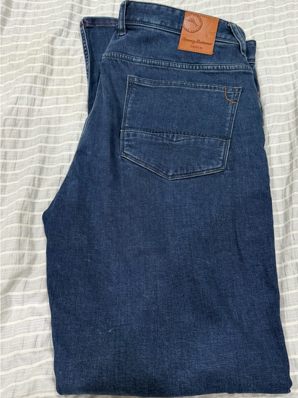 Men's Tommy Bahama 36x32 Indigo Denim Jeans - Picture 3 of 3